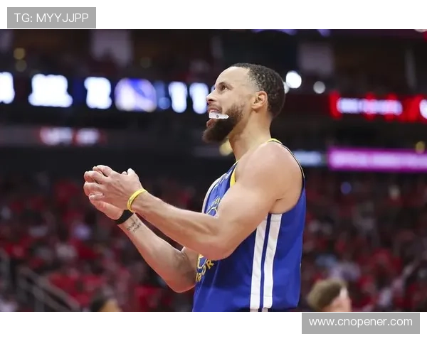 库里解析球队四人得分20的战术布局与个人影响力